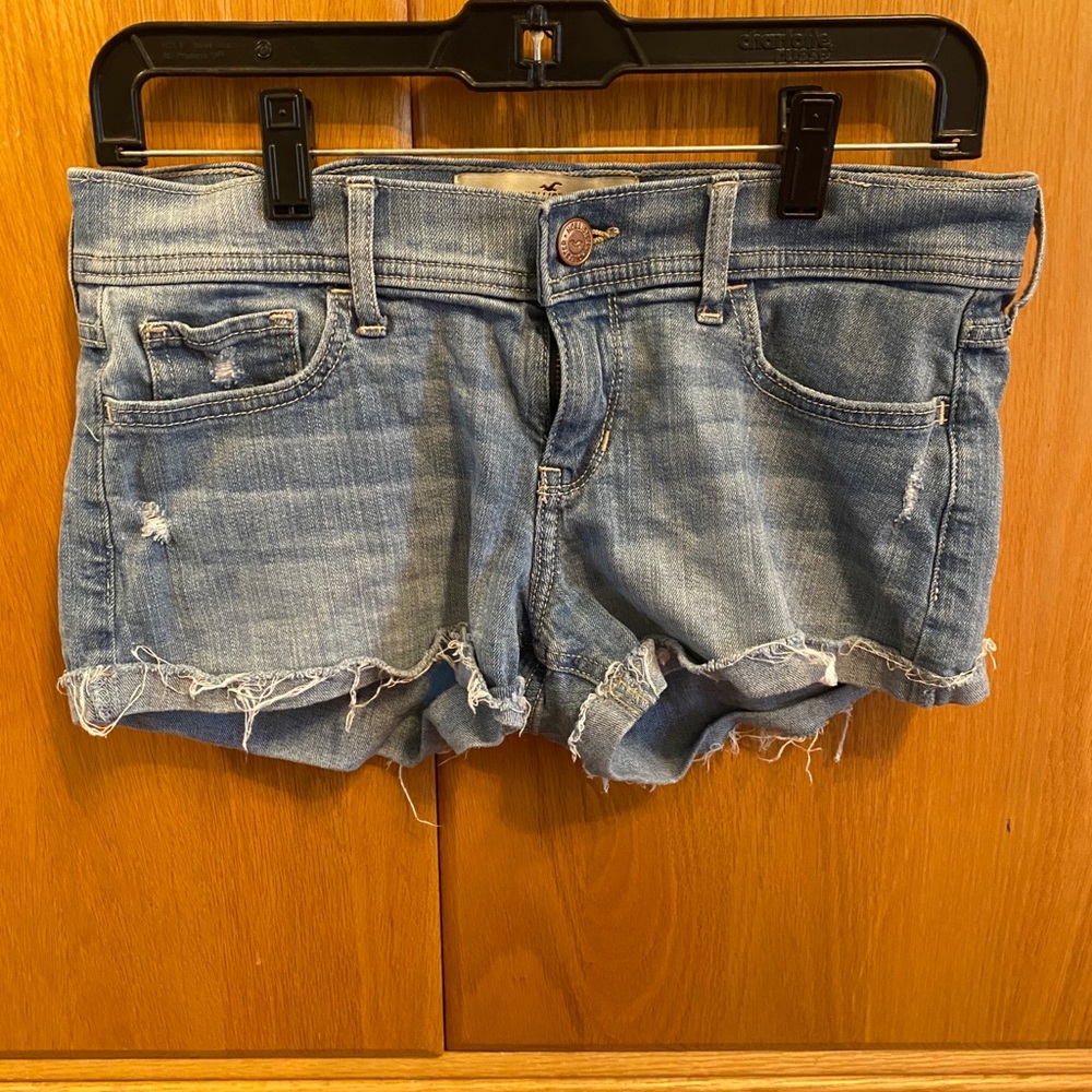 Hollister Short-Short Low Rise Shorts